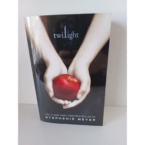 Twilight By Stephenie Meyer Book Vampires Fiction Reading